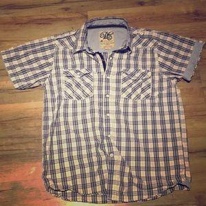 DE button down shirt